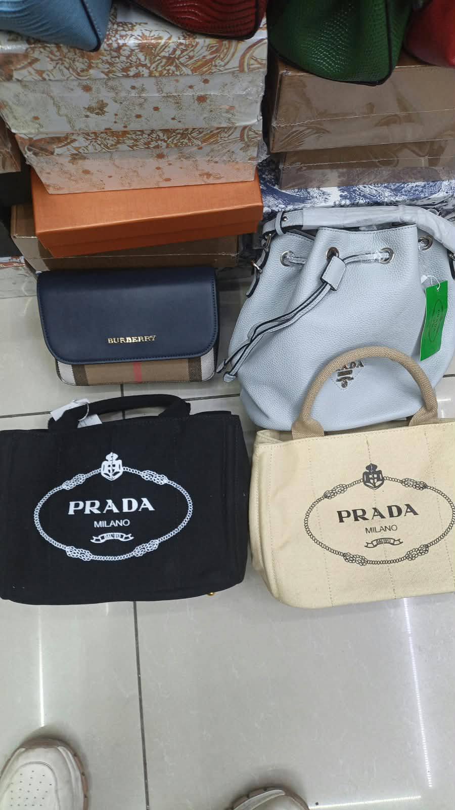 AVAILABLE 
LV
Prada
Ysl 
Coach
Gucci

70 dhs🇦🇪🇦🇪

Zain169
♥️♥️♥️