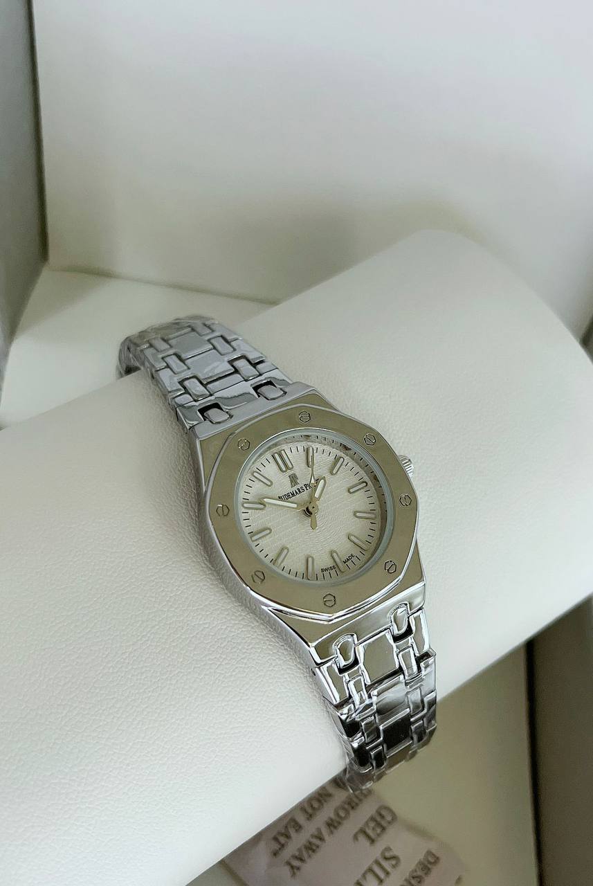 New Stock watches
60 dhs🪙

Zain45
♥️♥️♥️