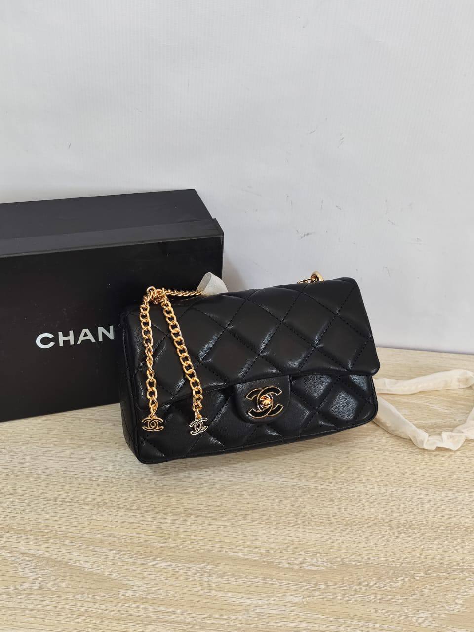 Bags
95 dhs🇦🇪🇦🇪
high quality With box23cm

Zain26
♥️♥️♥️