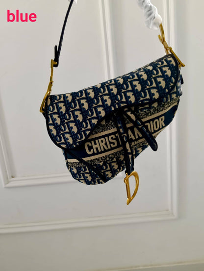 Dior

115 dhs🇦🇪🇦🇪

with box
size 25cm

Knitted fabric
High quality

Zain26
♥️♥️♥️