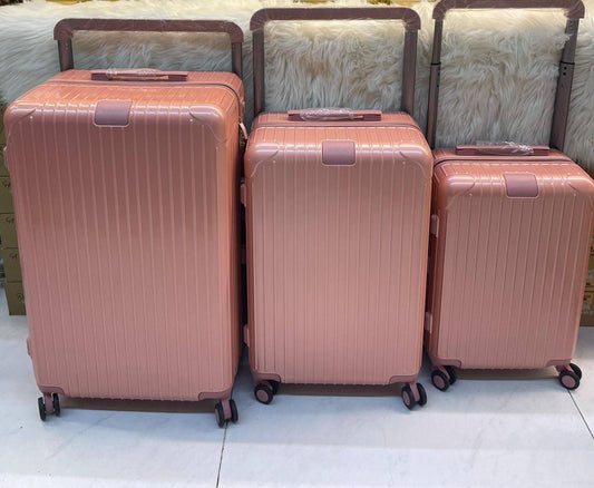RIMOWA TRAVEL BAG
3 PCS in 1 SETS 
1650 dhs❣️
        Master Quality 😍

Zain88
♥️♥️♥️