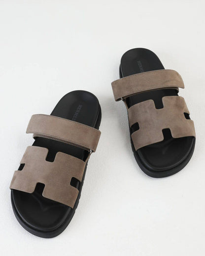 HERMES 
☘️ *SIZE  36  to 41 ☘️                                                                                                       
180 dhs💓

Zain224
♥️♥️♥️
