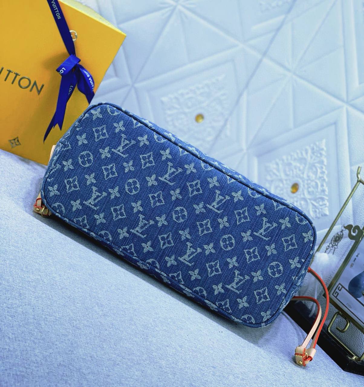 LOUIS VUITTON 

COPY ONE 

WITH BOX 

110 dhs🇦🇪🇦🇪

Zain295
♥️♥️♥️