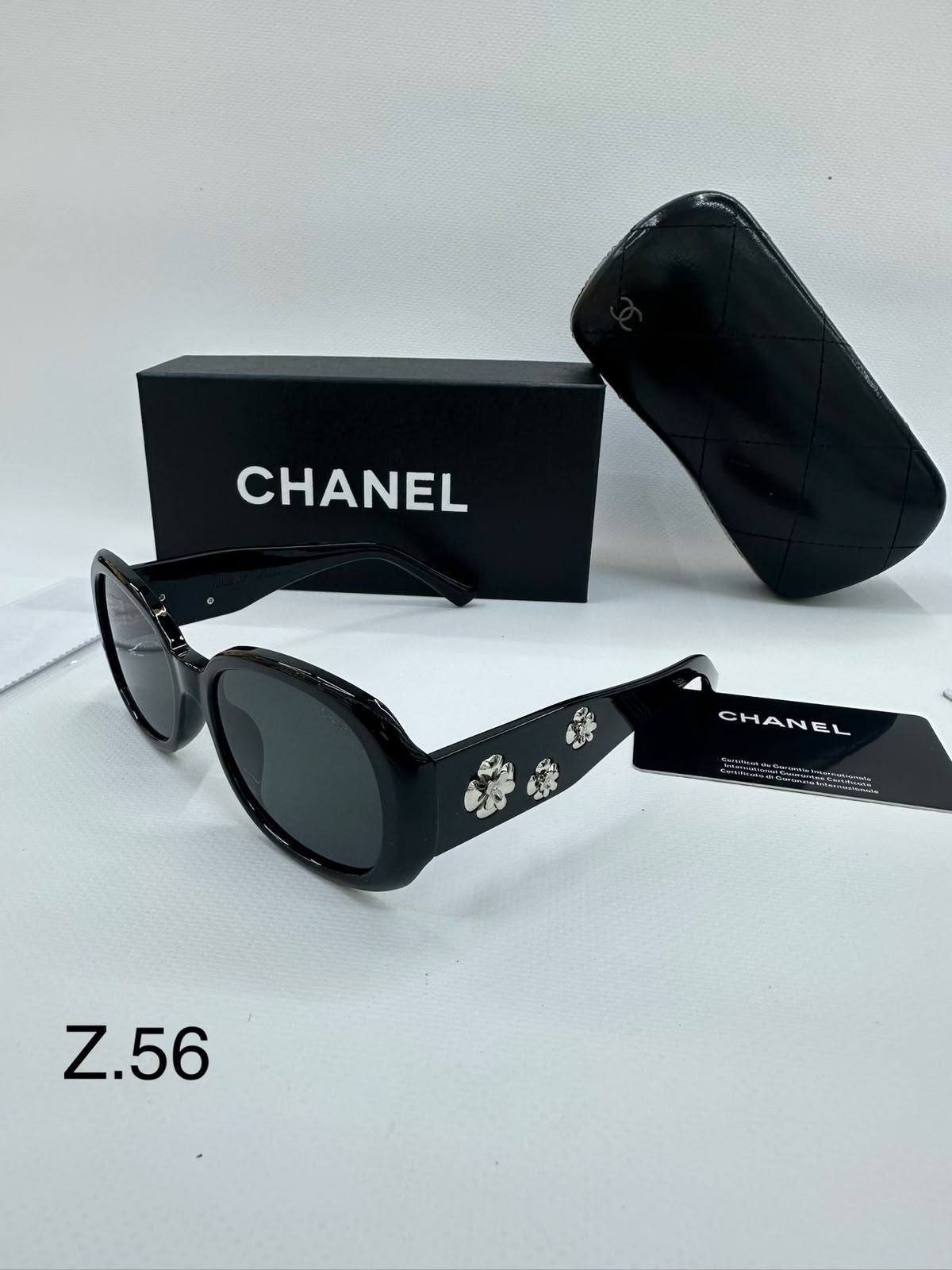 CHANEL
Sunglasses 💥
Copy 1️⃣ 
good quality 💯
With original boxes  🗃️ 
60 dhs✅

Zain216
♥️♥️♥️