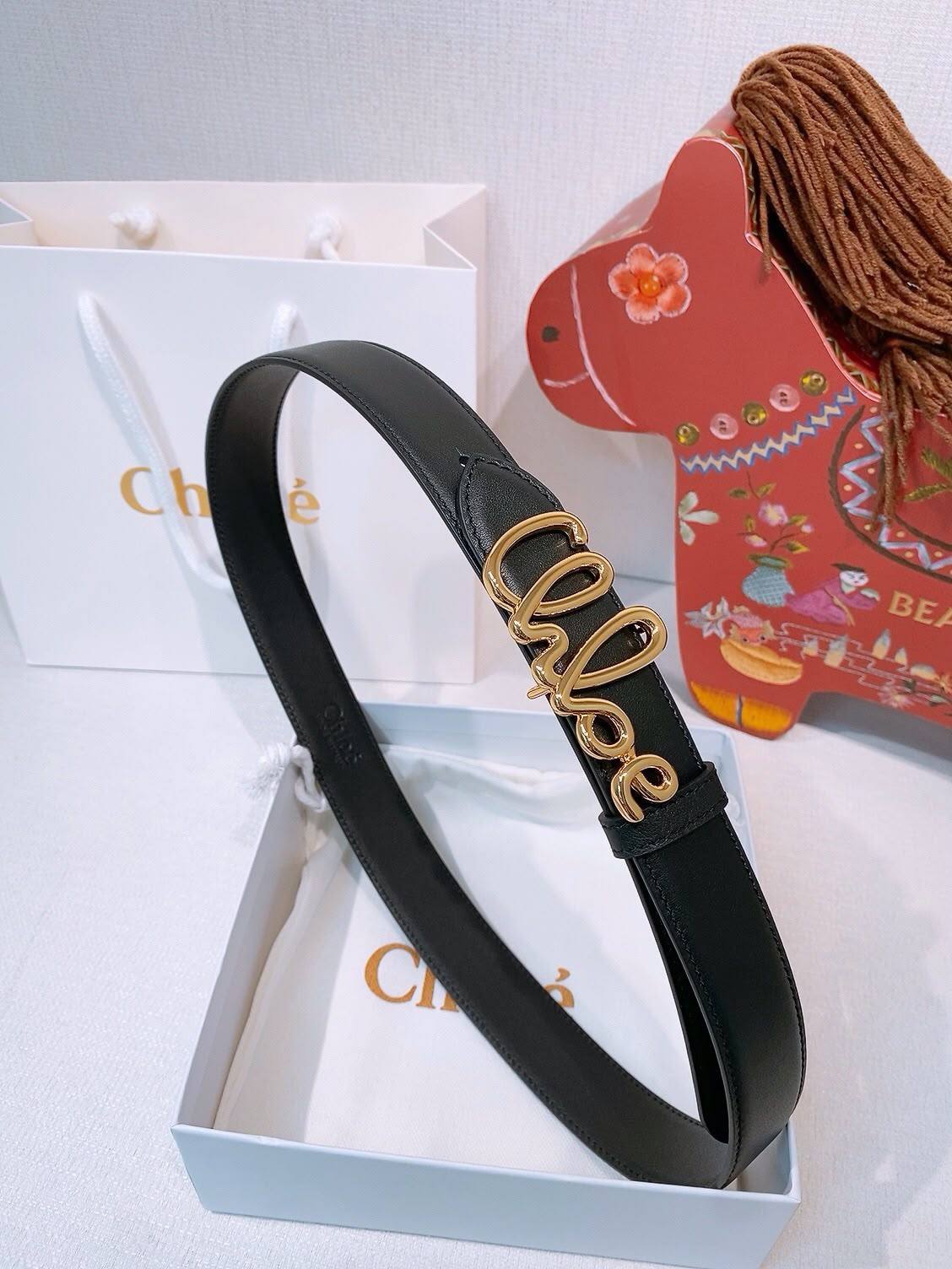 New Chloe
💙*SUPER MASTER QUALITY*💙
💙*WITH ORIGINAL BOX*💙
320 dhs✅

Zain281
♥️♥️♥️