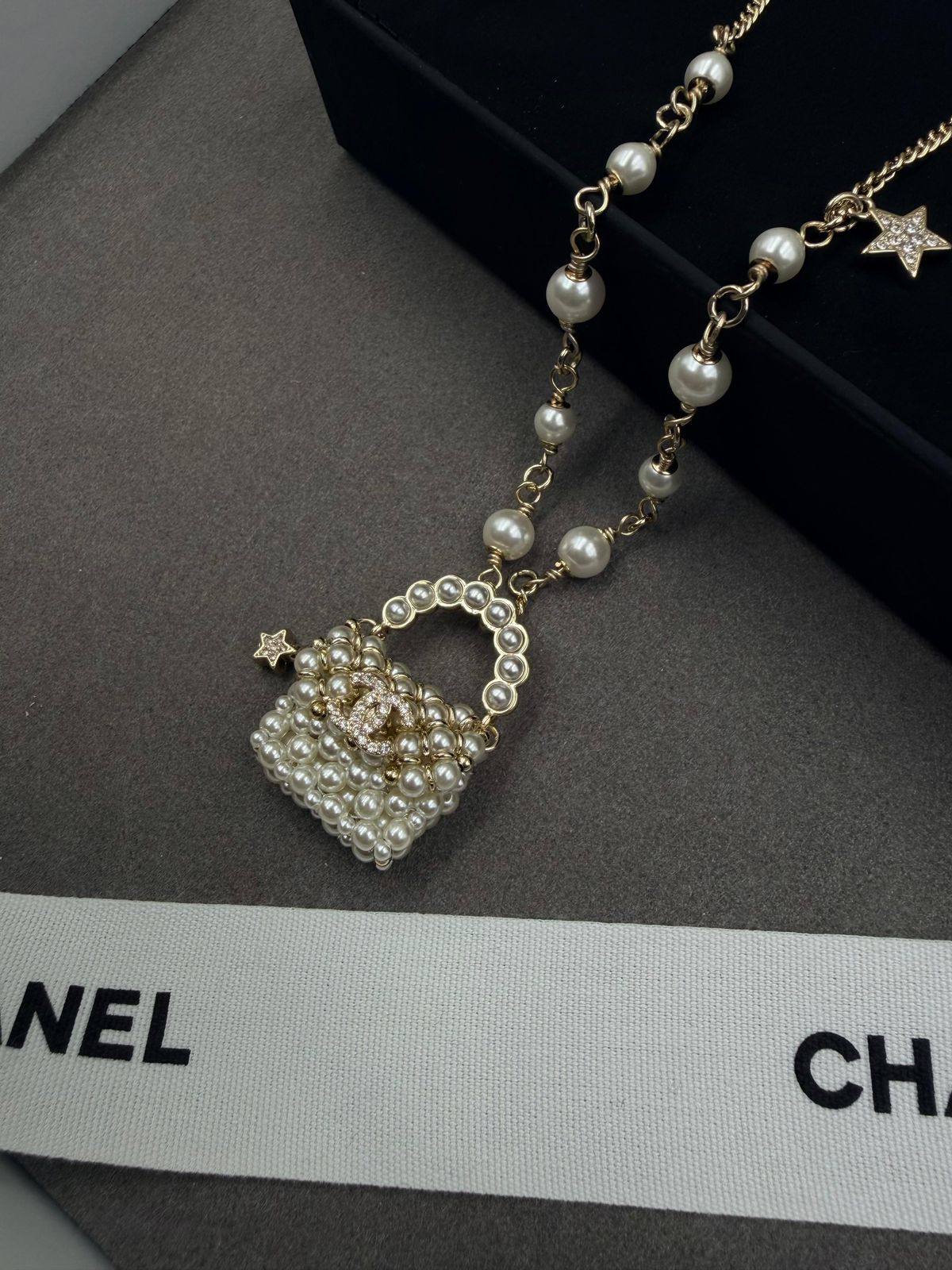 *CHANEL* 🤍
↗️ *Super Master Quality ®️*
* *New Collection*
* Necklace, Earrings & Brooch
Full Set with *Normal* Box
350 dhs❣️
Full set with *Original* Box 
300 dhs❣️

Zain106
♥️♥️♥️