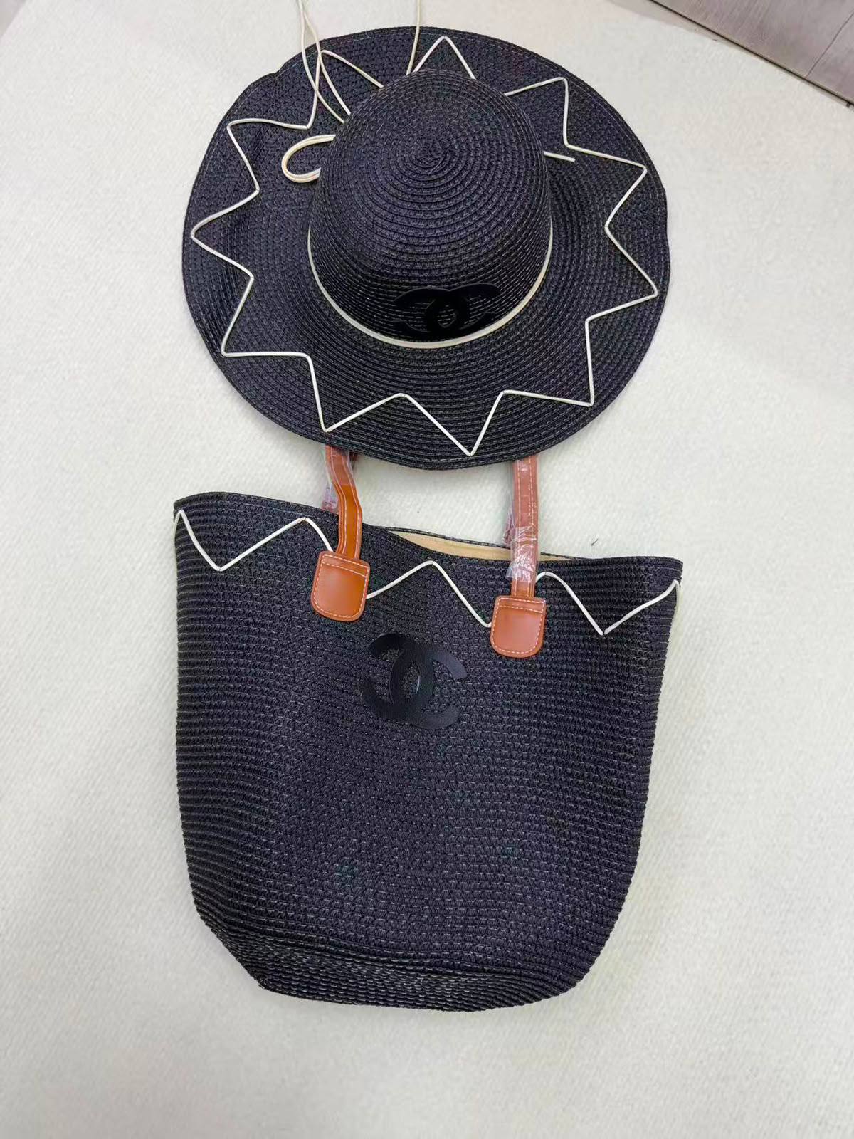 CHANEL
Hat and bag

90 dhs🇦🇪🇦🇪

Zain04
♥️♥️♥️