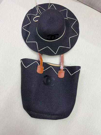 CHANEL
Hat and bag

90 dhs🇦🇪🇦🇪

Zain04
♥️♥️♥️