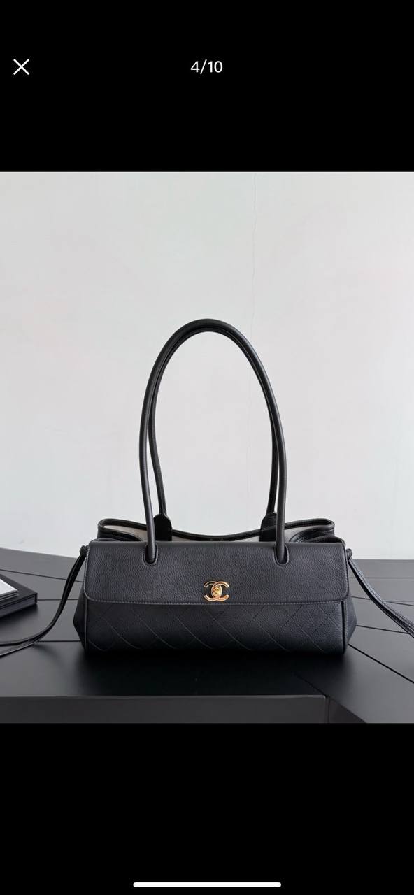 Chanel
Copy one 
with box 
280 dhs🇦🇪🇦🇪

Zain137
♥️♥️♥️