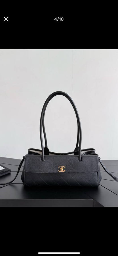 Chanel
Copy one 
with box 
280 dhs🇦🇪🇦🇪

Zain137
♥️♥️♥️