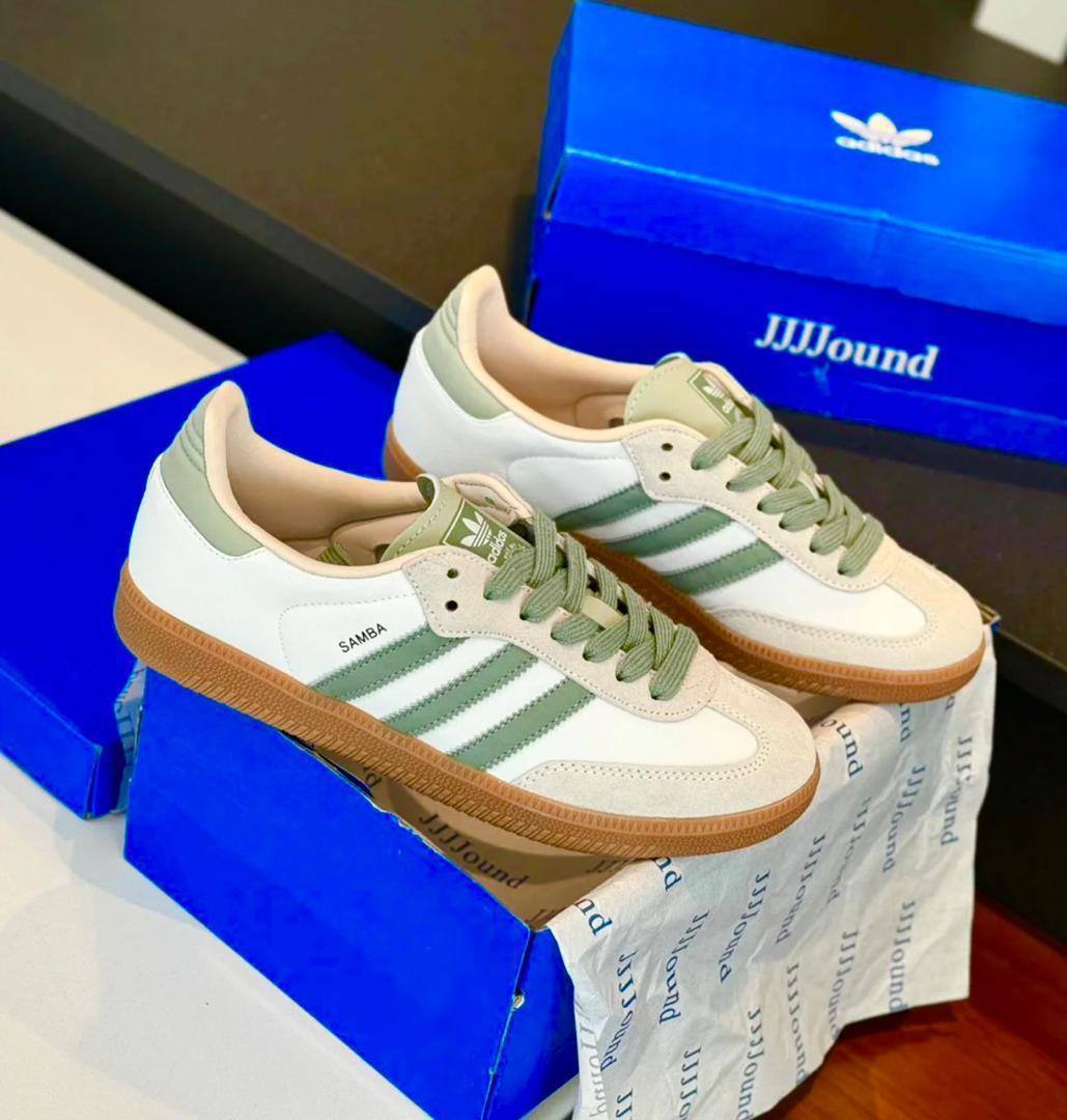 Adidas
Size (36 to 45) 
65 dhs🪙💕

Zain129
♥️♥️♥️