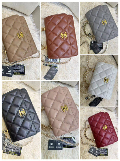 Chanel 

90 dhs🪙🌨️

with box
🎁🎁🎁

size 20×5×14

Zain23
♥️♥️♥️