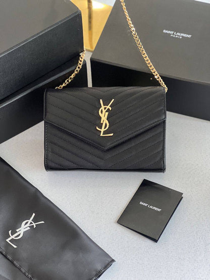 YSL

85 dhs❣️

With box
🎁🎁🎁

18 cm 💐💐

Zain219
♥️♥️♥️