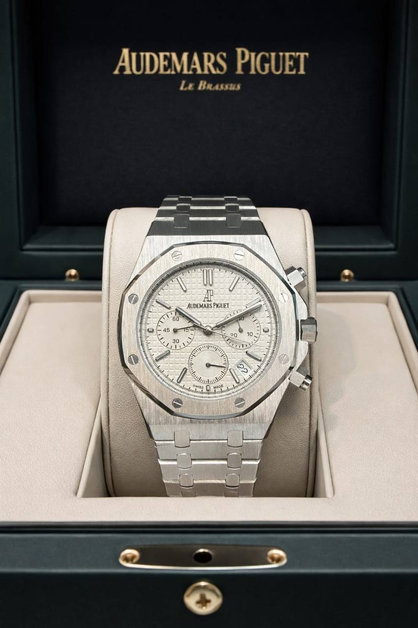 Ap watch for men 
good quality 
240 dhs💓

Zain59
♥️♥️♥️