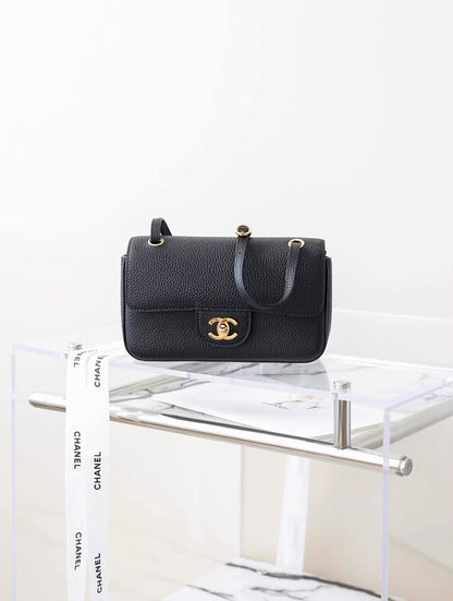 Chanel

240 dhs 

Zain134
♥️♥️♥️