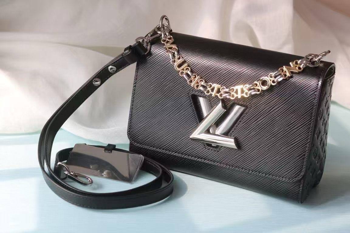 LV
Master 
370 dhs❣️

Zain153
♥️♥️♥️