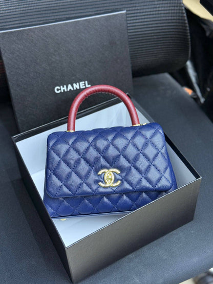 Chanel

Good quality 

Size:22*cm
90 dhs🇦🇪🇦🇪🇦🇪

With box 📦🔥🔥

Zain70
♥️♥️♥️