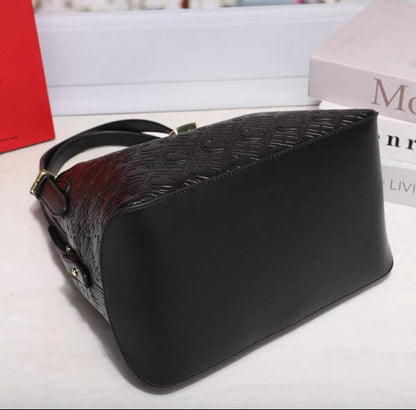 CH
100 dhs🪙

Good quality 
with box
🎁🎁🎁

Zain39
♥️♥️♥️