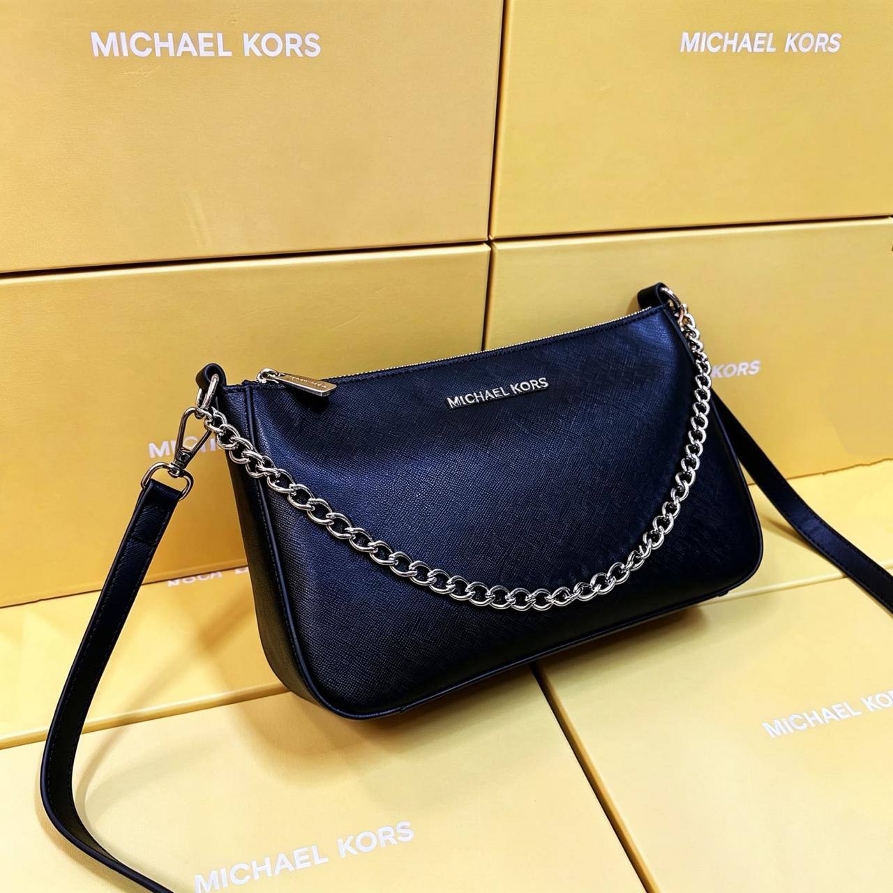 MK 
GOOD QUALITY WITH BOX  
90 dhs🇦🇪🇦🇪

Zain295
♥️♥️♥️