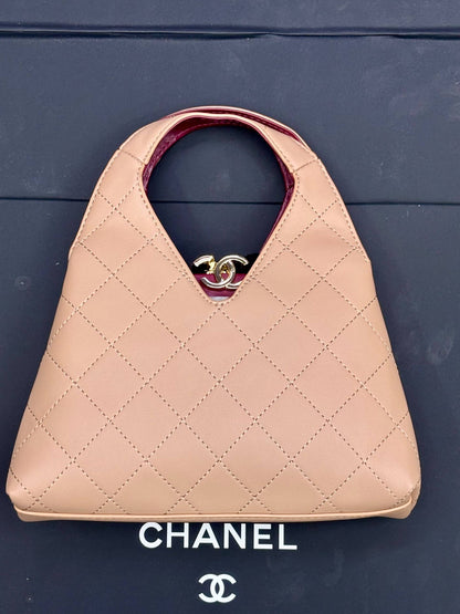 chanel

Size  23cm 

125 dhs🇦🇪🇦🇪

Zain04
♥️♥️♥️