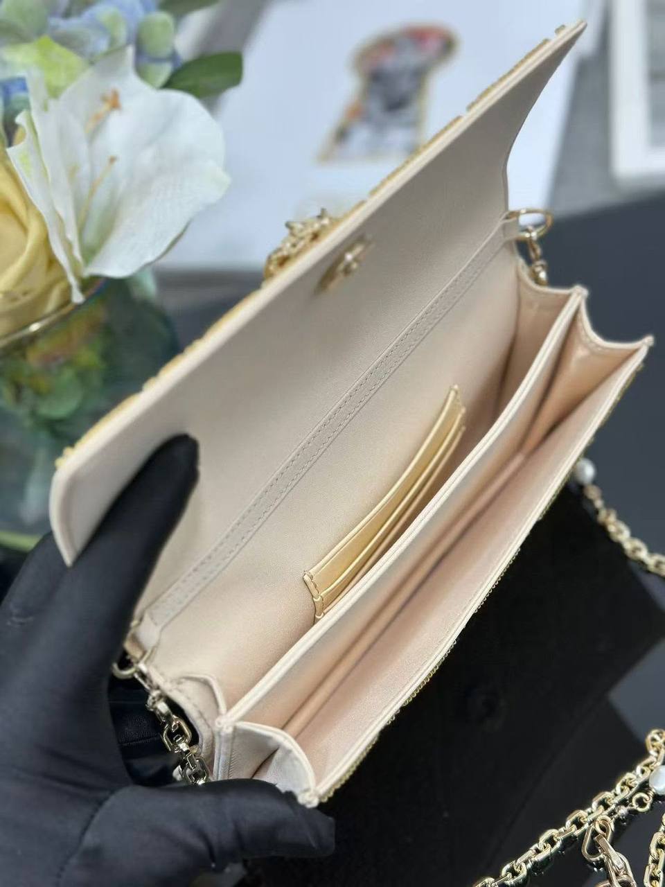 Dior Mini Bag Microbead Embroidered Cotton✅*
*Size 18 cm*
For Price 👇 WhatsApp✅
0568585901 
0507557372
0552275751 Owner Zain 👌

Zain274
♥️♥️♥️