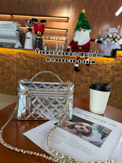 Chanel
Master+++
250 dhs❣️

Zain153
♥️♥️♥️