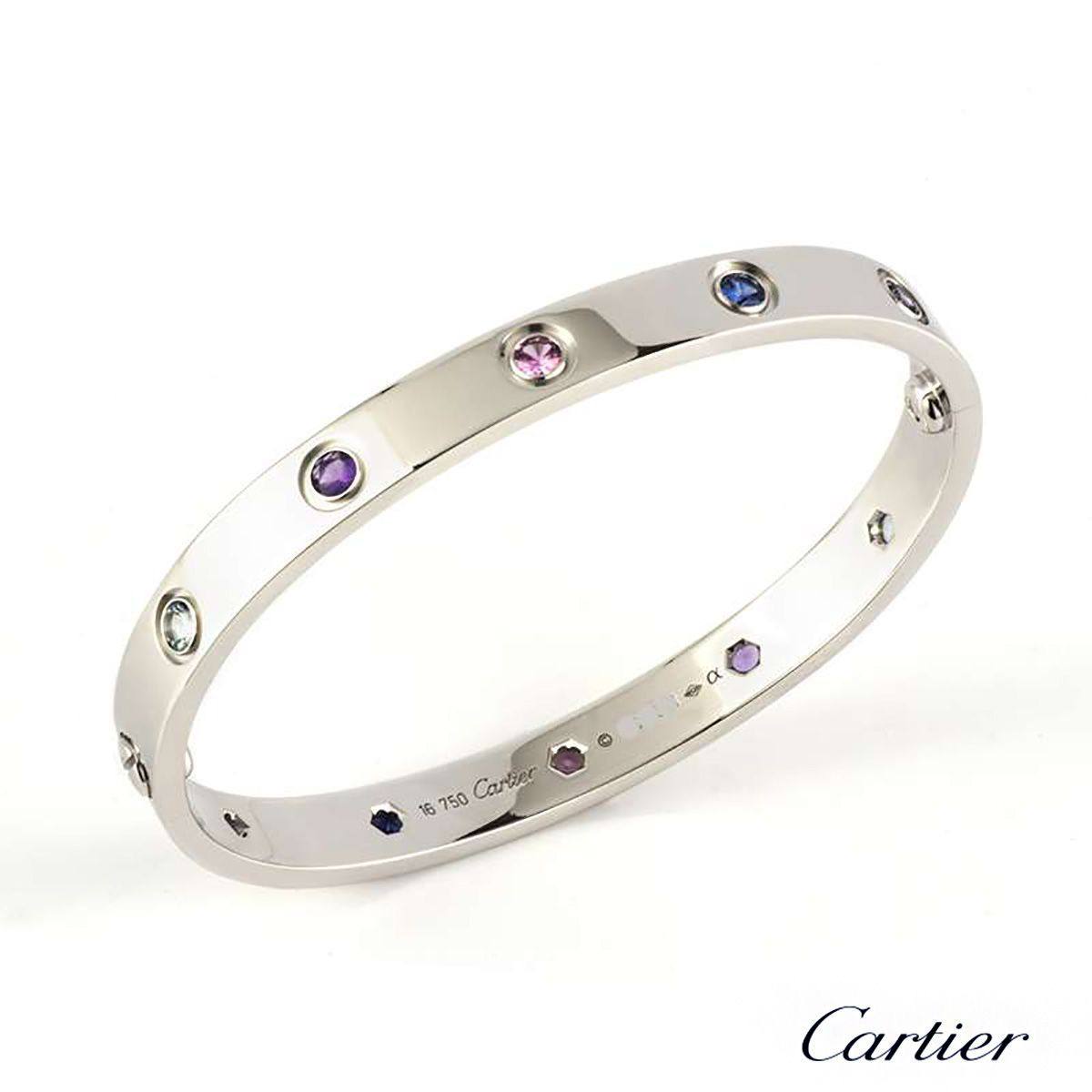 Cartier Love 💥*
Bangle ✨
Size available 16,18,19
Master quality 💯
With normal boxes 📦 
45 dhs💓
With master box 🗃️ 
85 dhs💓

Zain216
♥️♥️♥️