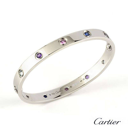 Cartier Love 💥*
Bangle ✨
Size available 16,18,19
Master quality 💯
With normal boxes 📦 
45 dhs💓
With master box 🗃️ 
85 dhs💓

Zain216
♥️♥️♥️