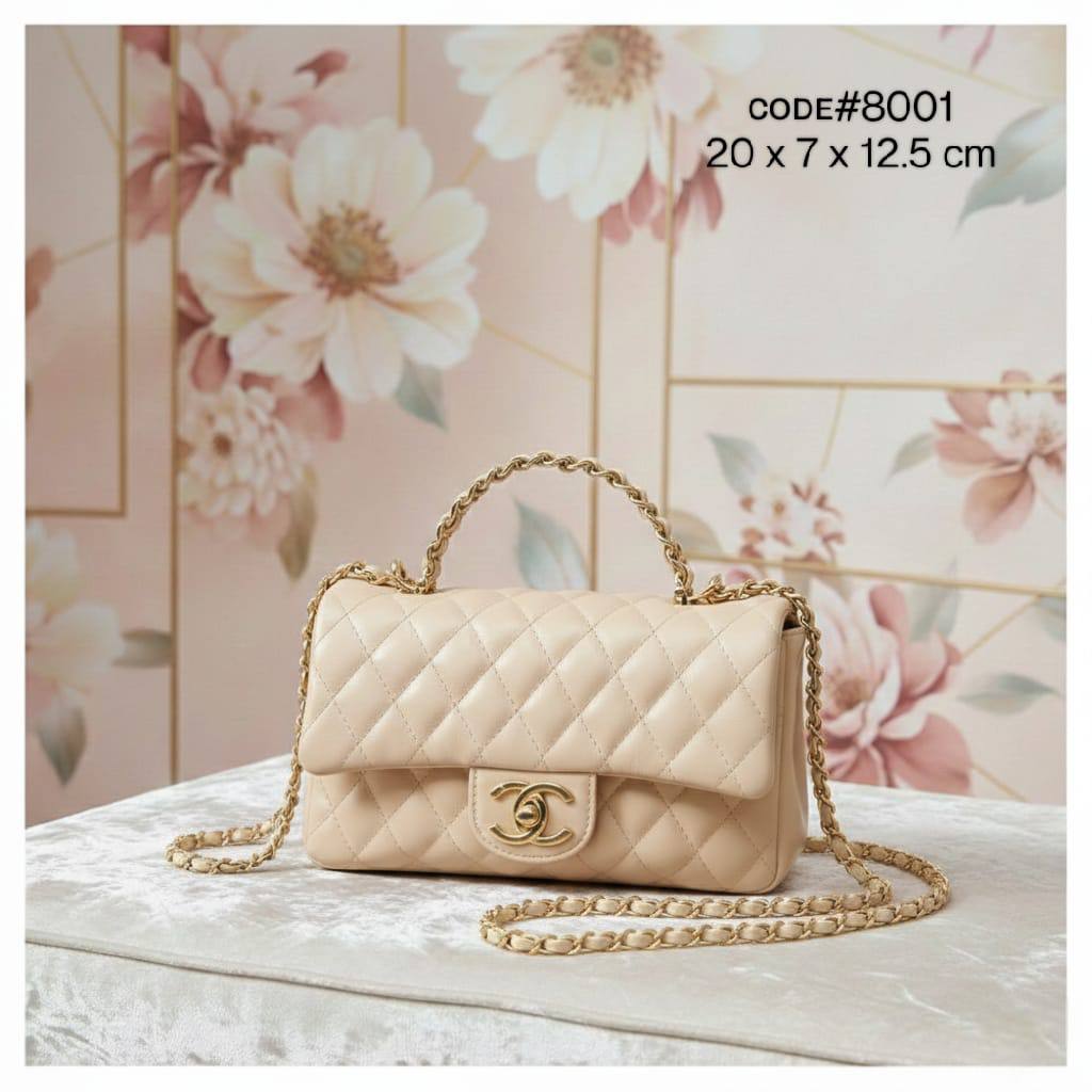 CHANEL ᴛᴏᴘ ʜᴀɴᴅʟᴇ 
ᴄᴀʟғsᴋɪɴ ʟᴇᴀᴛʜᴇʀ ᴍᴀᴛᴇʀɪᴀʟ
ᴡɪᴛʜ ᴄʜᴀɪɴ ʙᴇʟᴛ sᴛʀᴀᴘ
sɪᴢᴇ : 20 cm
ᴡɪᴛʜ BOX
🎁🎁🎁

70 dhs✅

Zain31
♥️♥️♥️