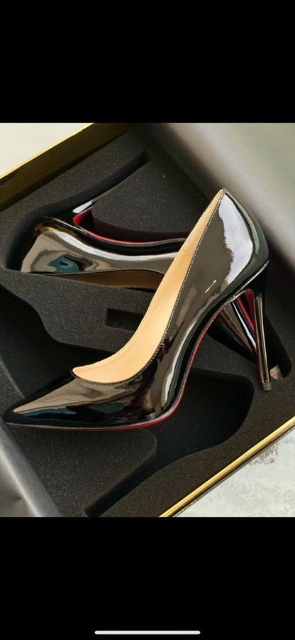 Louboutin shoes 
AAA master quality 
Size 36……….41 
450 dhs✅

Zain180
♥️♥️♥️