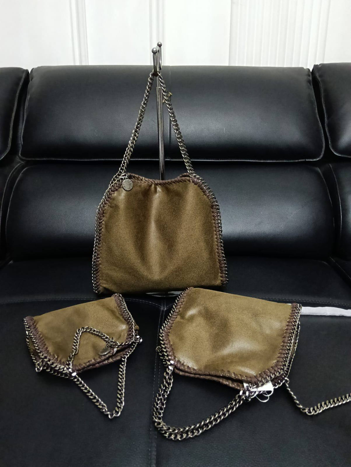 Stella McCartney

95 dhs🇦🇪     16cm
100 dhs🇦🇪    19cm
105 dhs🇦🇪    25cm


Three sizes available

Zain26
♥️♥️♥️