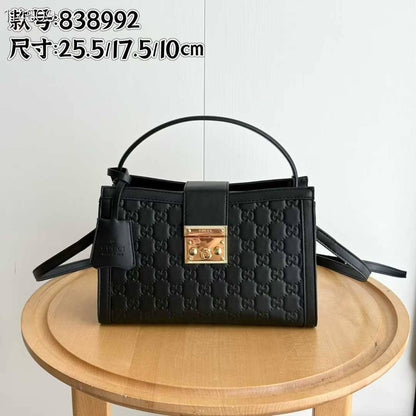 Gucci
Master
260 dhs❣️

Zain10
♥️♥️♥️