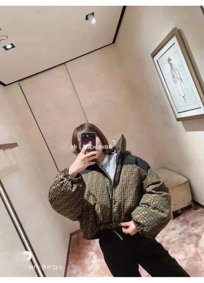 *New collections 💕💕   
350 dhs🪙🌨️
*good  quality  
*Sizes:S M L xl* 
*AVAILABL winter jacket

Zain231
♥️♥️♥️