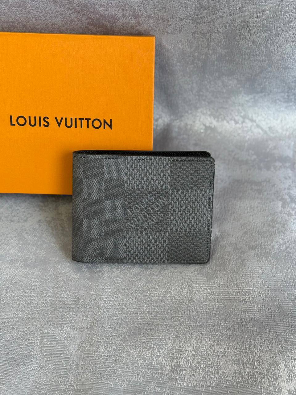 LV
*Men Wallet*
*Master Quality*
230 dhs✅

Zain179
♥️♥️♥️