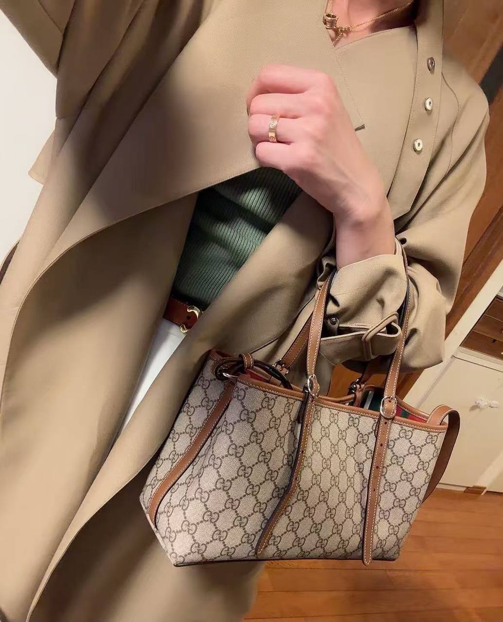 Gucci
Size  34cm
100 dhs💓

Zain04
♥️♥️♥️