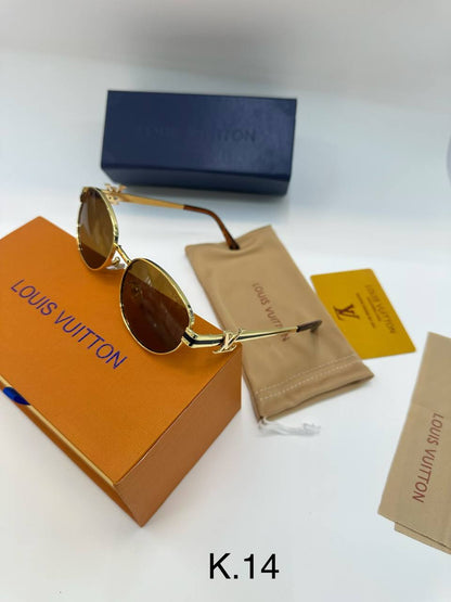 MIU MIU 
Sunglasses 🕶️ 
Copy one 💯
good quality 💯
With original boxes 🗃️ 

55 dhs 


Zain216