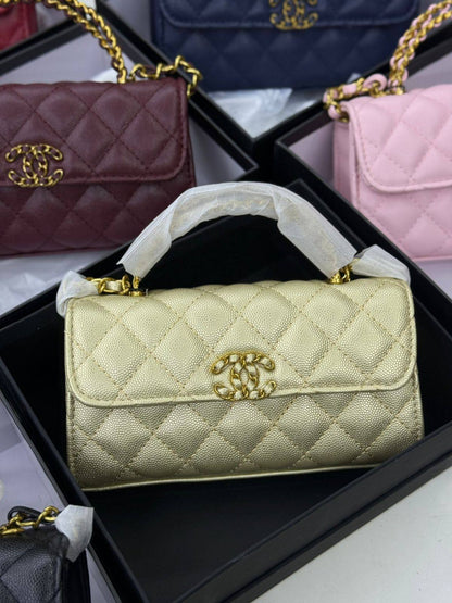 CHANEL 23P KELLY🆕
GOOD QUALITY ☘️

95 dhs🪙🌨️

WITH BOX 📦

Zain28
♥️♥️♥️