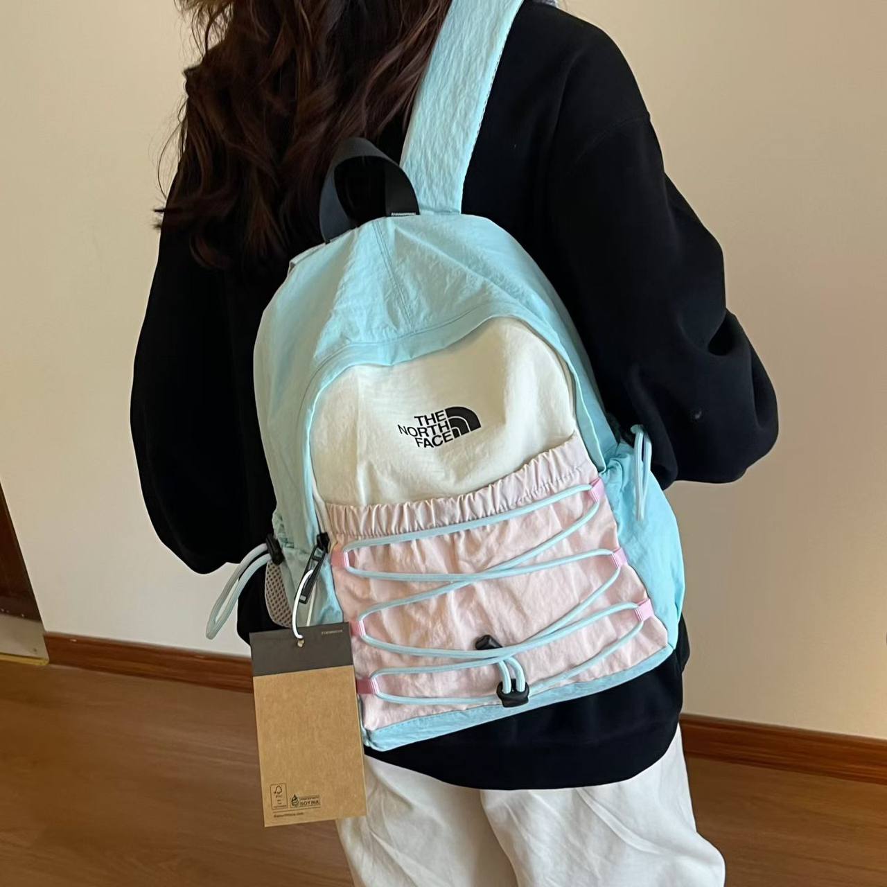 The North
55 dhs✅
size 38*27*16cm
Outdoor backpack

Zain26
♥️♥️♥️