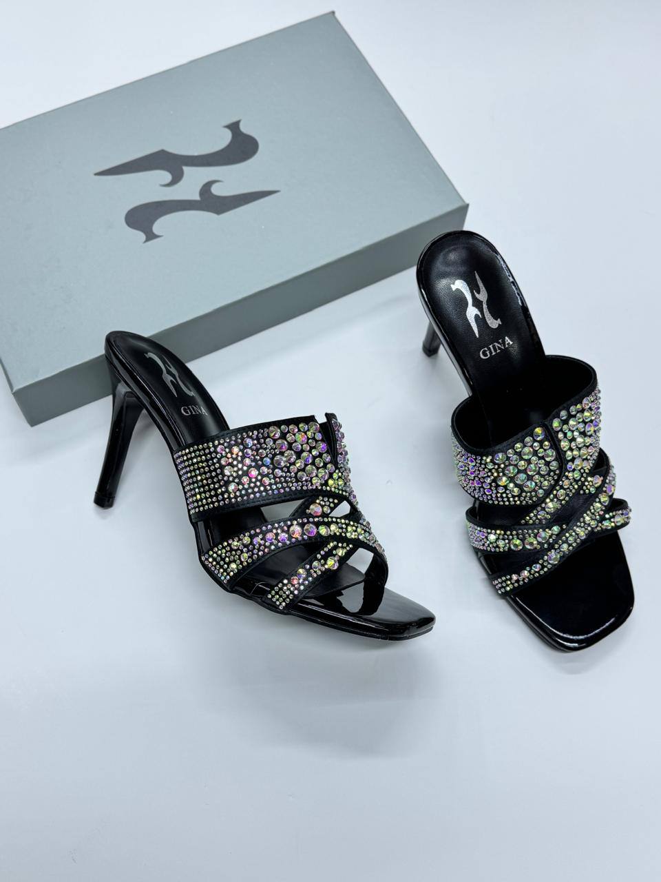 Gina
Size 36-41
115 dhs🪙🌨️

Zain21
♥️♥️♥️