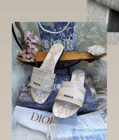 Dior 
Size 36-42
80 dhs🇦🇪

Zain241
♥️♥️♥️