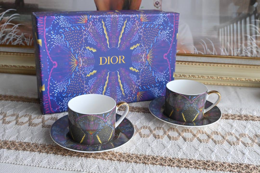 Branded mugs set

130 dhs 
set 4 pc 

with box🎁🎁🎁

Zain205
♥️♥️♥️
