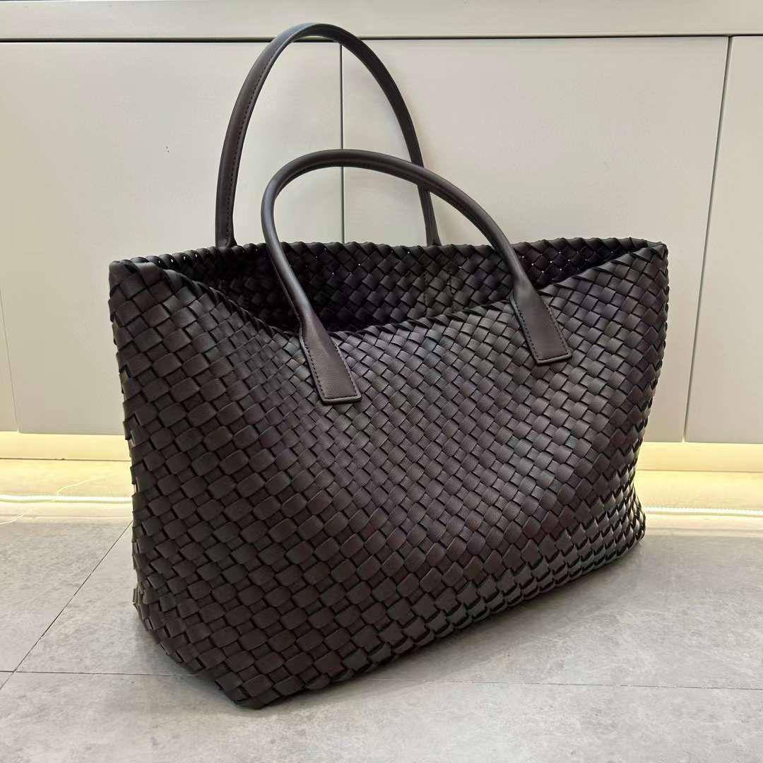 Bottega 
Master
390 dhs🪙🌨️

Zain153
♥️♥️♥️