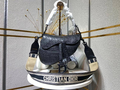 🌹 Dior Microbags
1️⃣ First quality +box🎁
Size : 24 * 20 cm
90 dhs❣️
with box🎁

Zain115
♥️♥️♥️