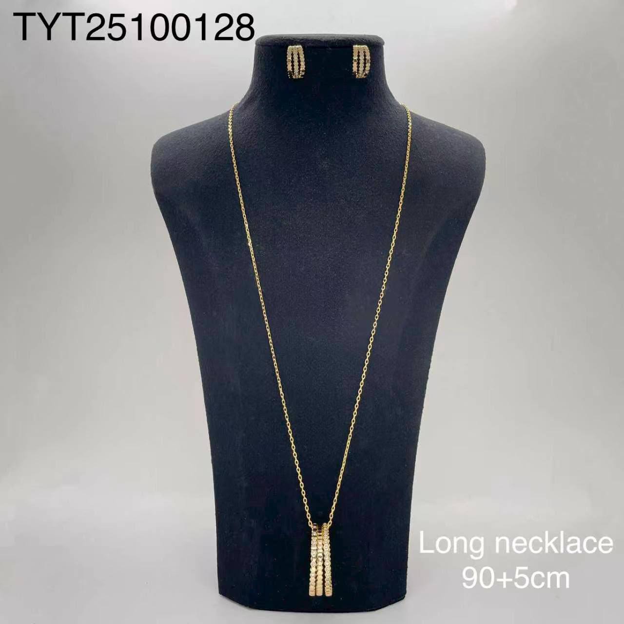FRED and CHAUMET 
Necklace long 😍
Earring 🦋
good quality 💯
With normal boxes 🗃️ 
60 dhs✅

Zain216
♥️♥️♥️