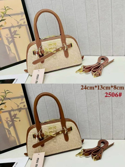 MIU MIU 
 GOOD QUALITY 

WITH BOX  🎁

100 dhs✅

Zain195
♥️♥️♥️
