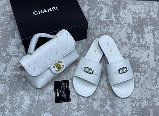 Chanel
Bag&shoes. Set.  
170 dhs❣️

Zain175
♥️♥️♥️