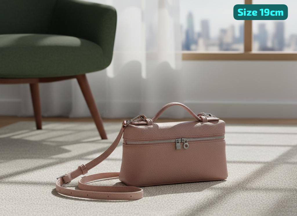 Loro Piana

Best quality

With box’s
🎁🎁🎁

75 dhs✅
size 19cm

Zain158
♥️♥️♥️