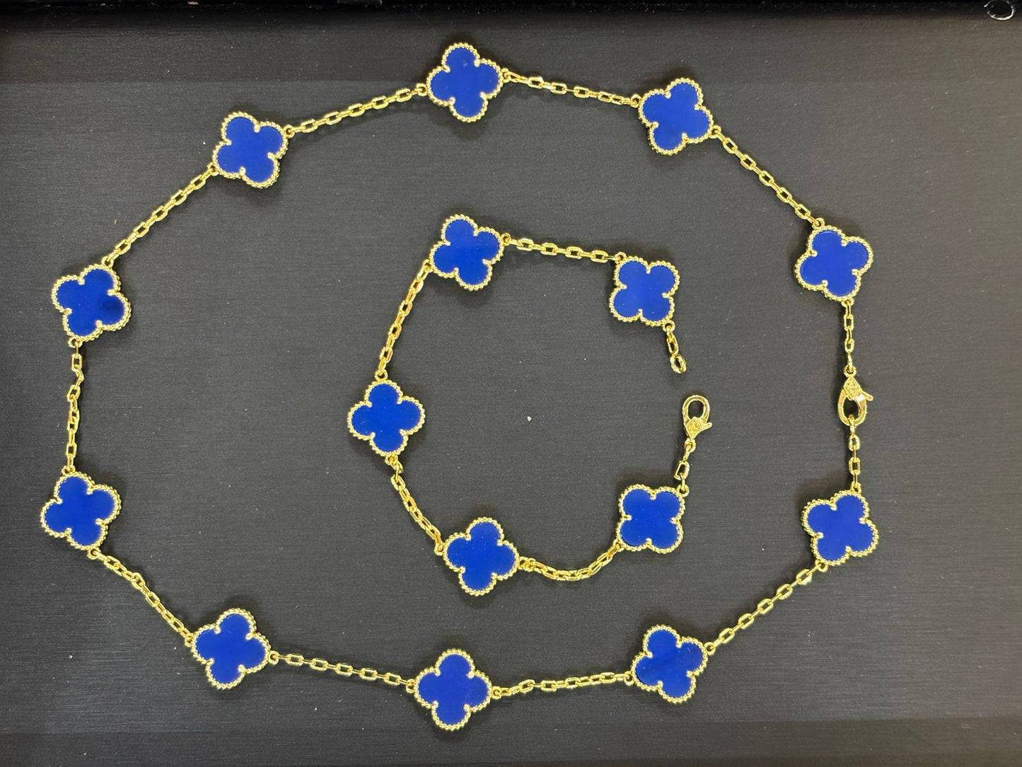 Van Cleef & Arpels' 
Master Quality ...🌾🌾🌾, 
bracelets 65 dhs❣️
necklaces  130 dhs❣️

Zain108
♥️♥️♥️