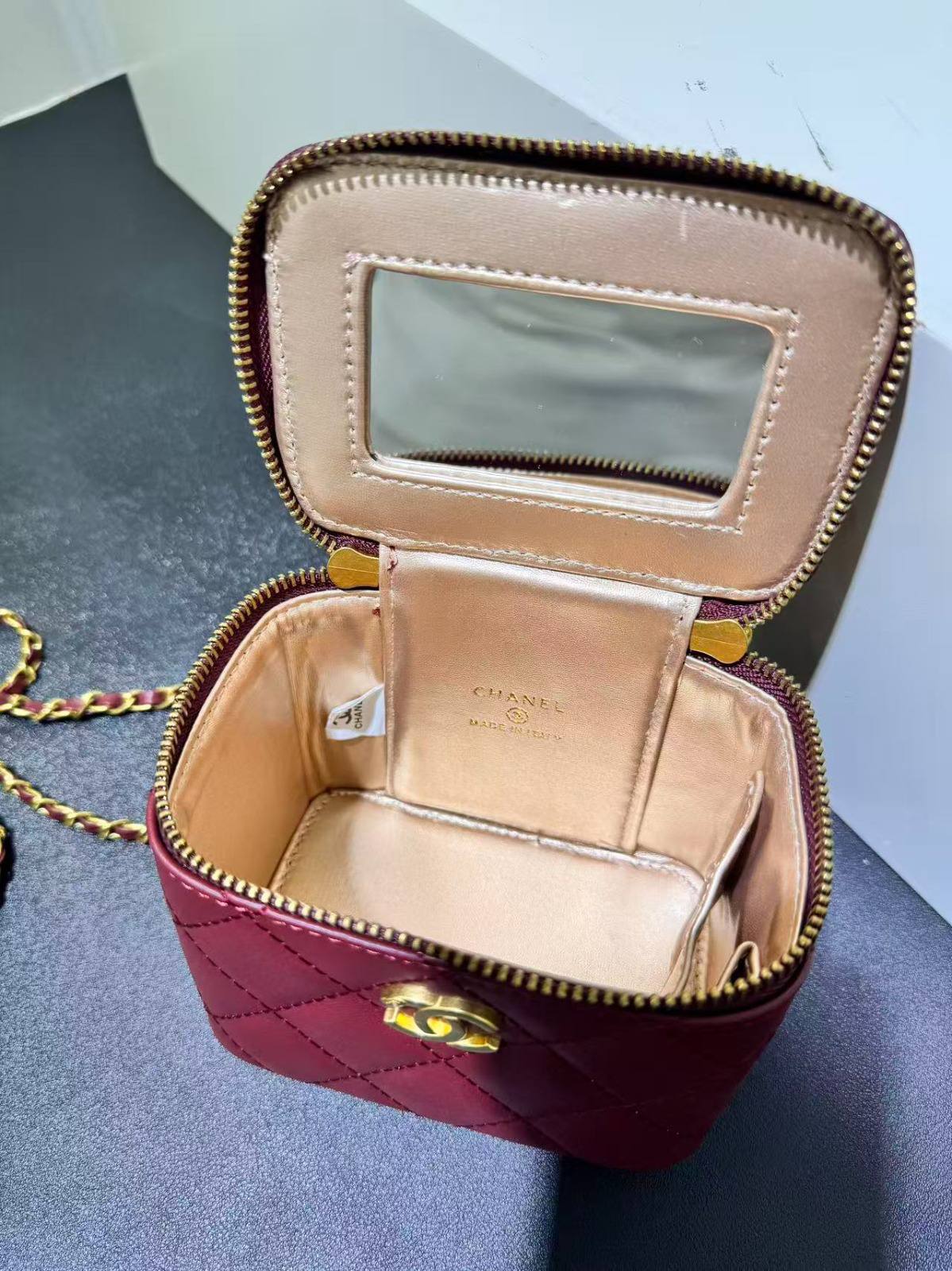 CHANEL

best quality 
with box

95 dhs🇦🇪🇦🇪

size11CM
Zain290
♥️♥️♥️