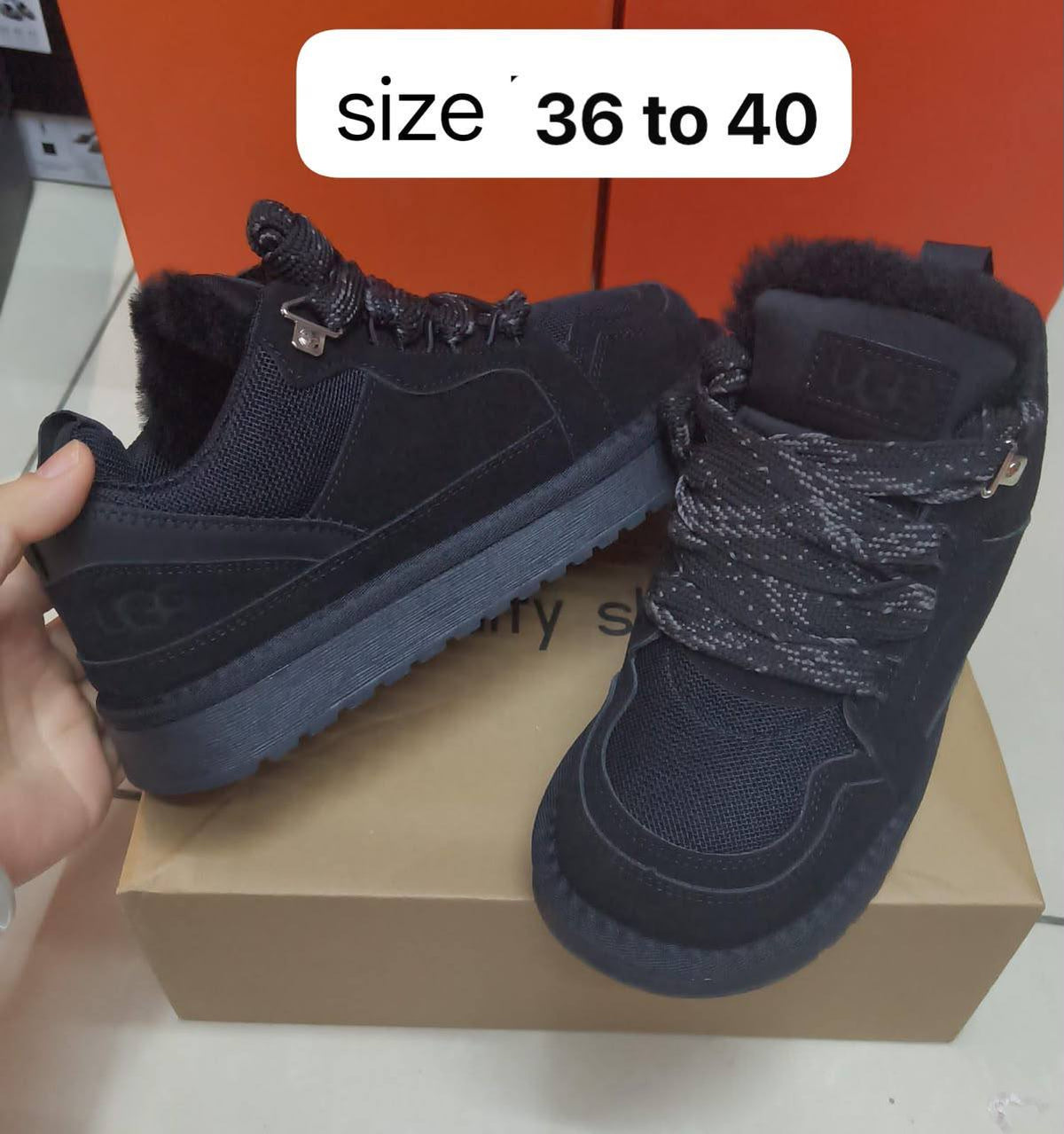 UGG shoes 
(size small)
120 dhs🇦🇪🇦🇪

Zain146
♥️♥️♥️